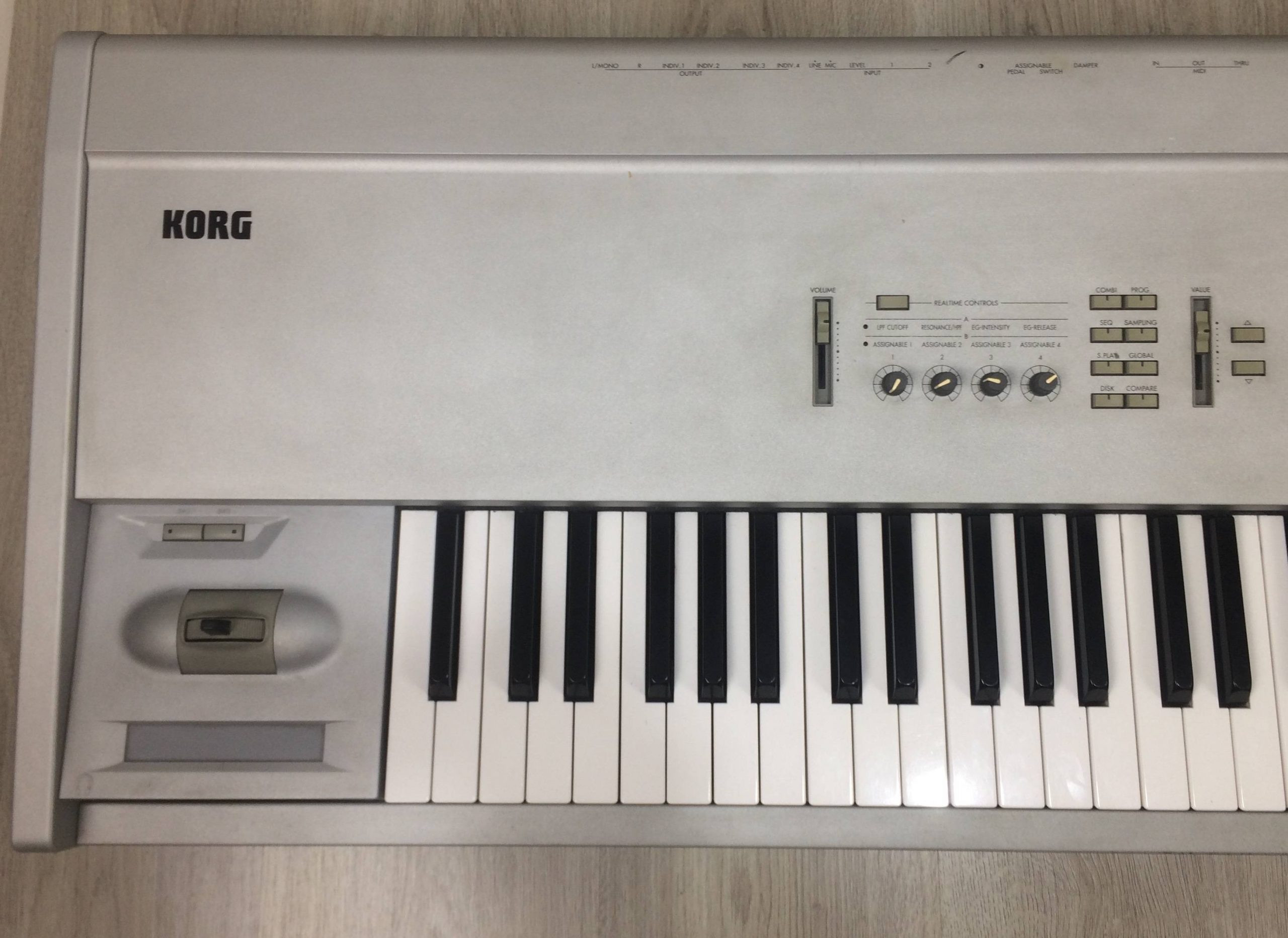 Korg Triton ProX con flight - immagine 5