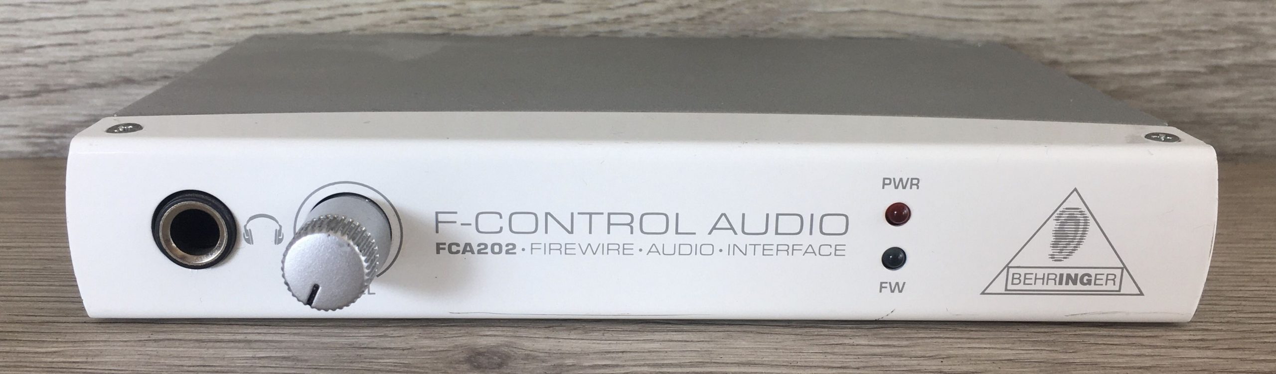 Behringer FCA202 F-Control