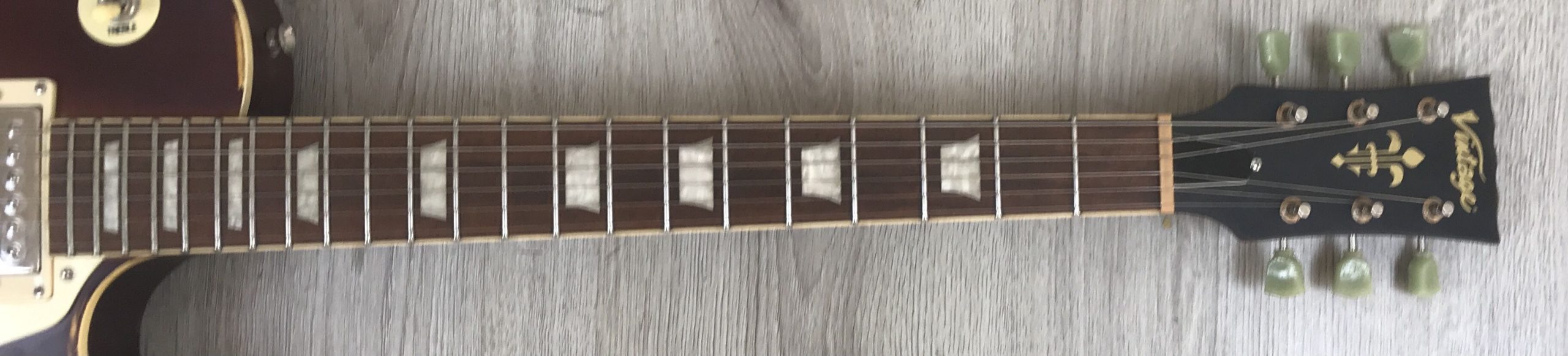 Vintage V100 Icon Distressed Tobacco Sunburst - immagine 11