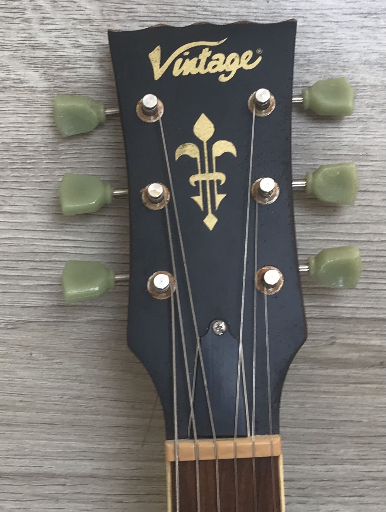 Vintage V100 Icon Distressed Tobacco Sunburst - immagine 10