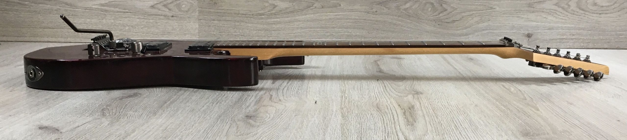 ESP LTD M-100FM See Thru Red con custodia - immagine 3