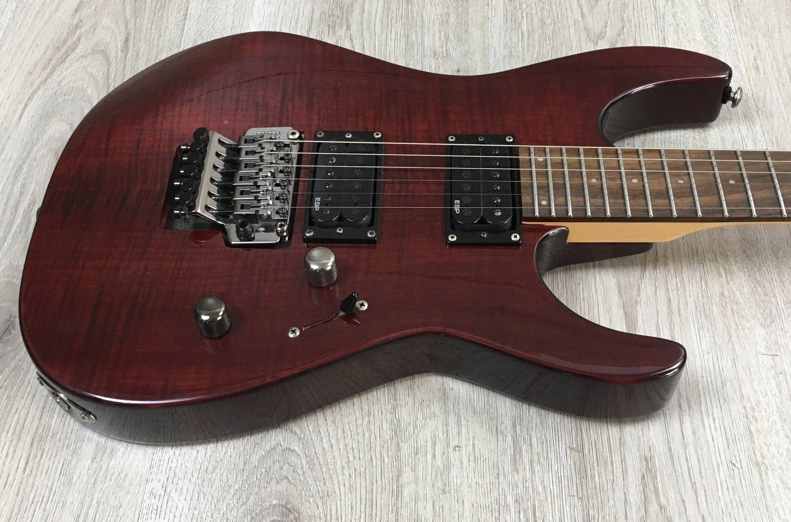 ESP LTD M-100FM See Thru Red con custodia - immagine 4