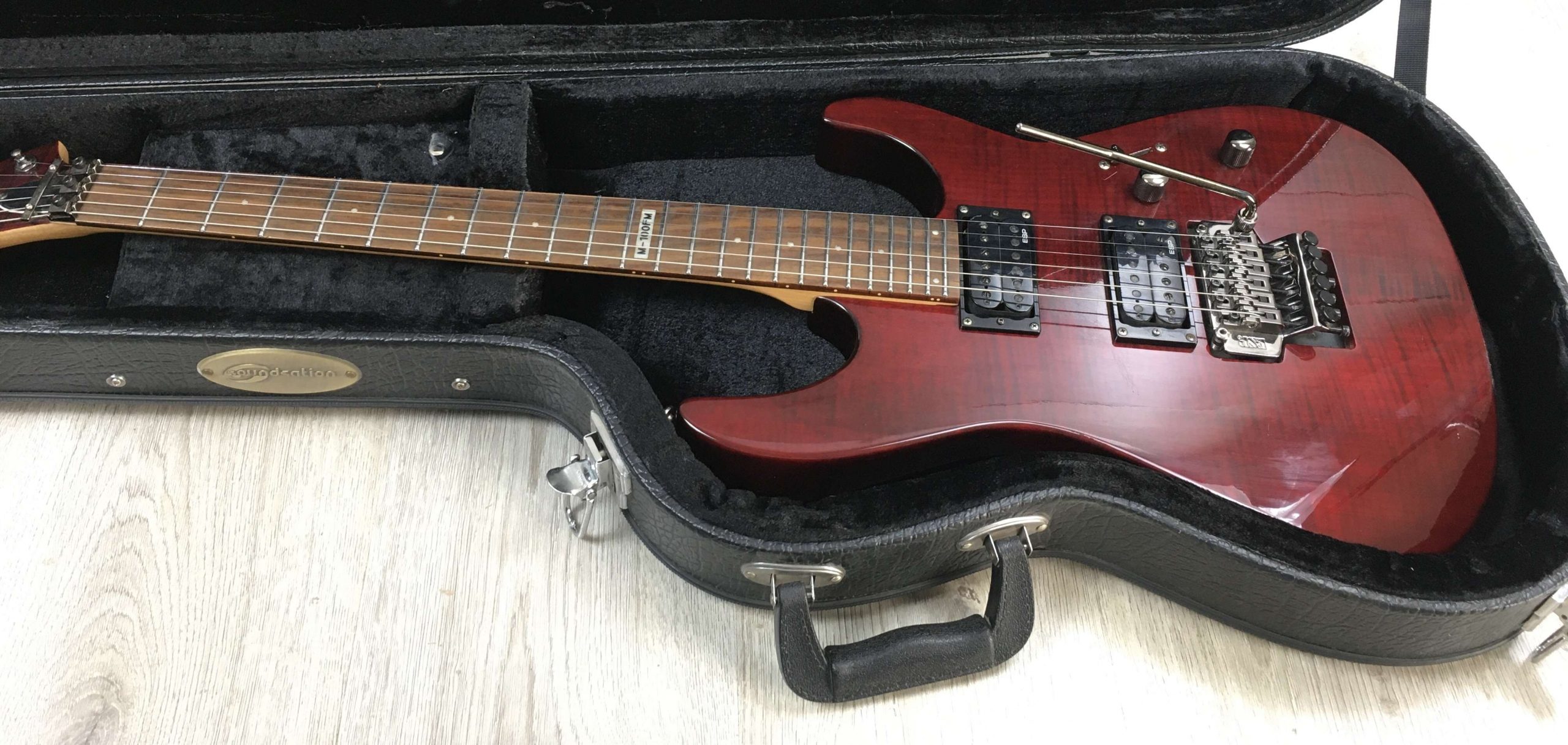 ESP LTD M-100FM See Thru Red con custodia - immagine 14