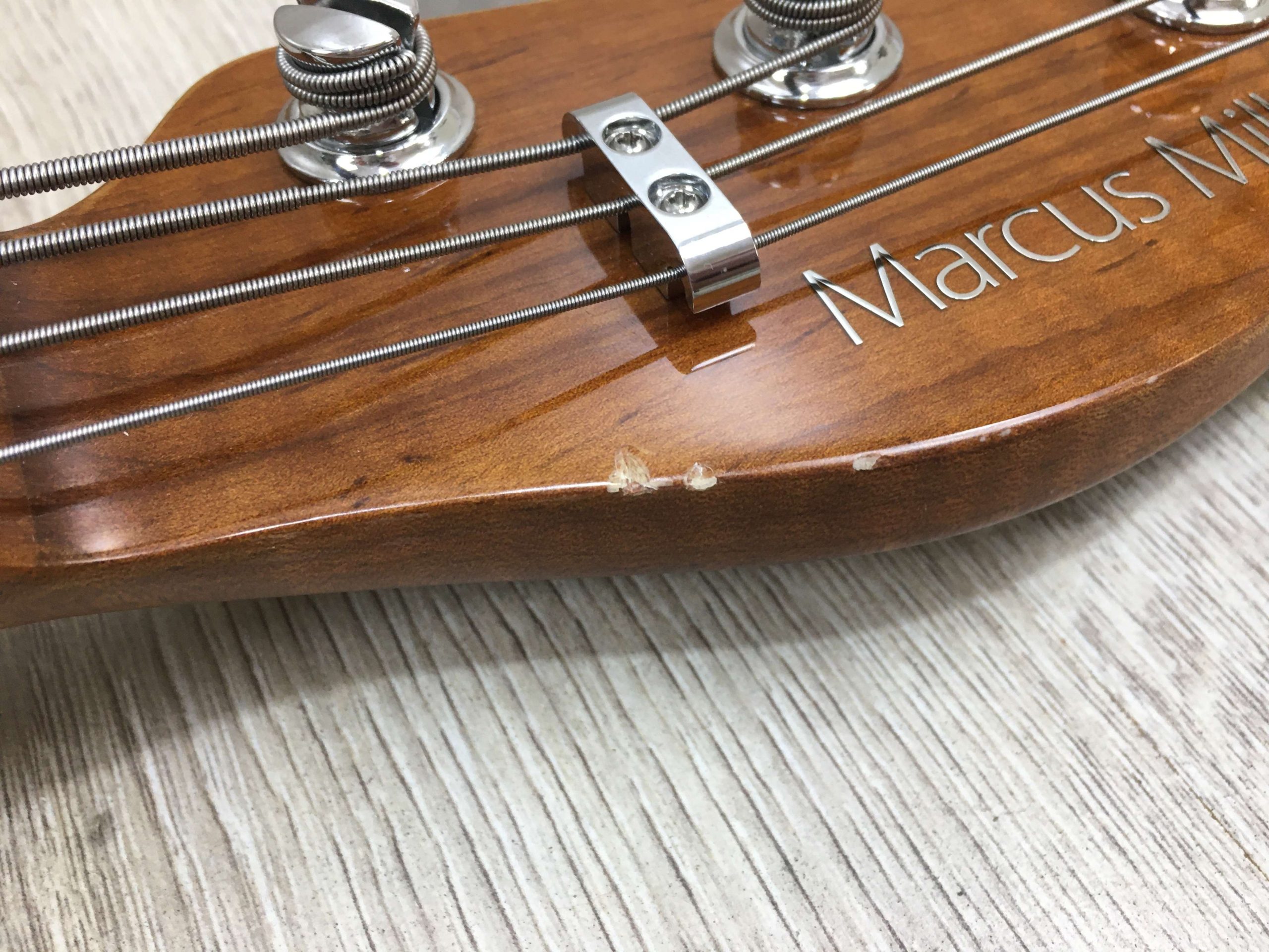 Sire Marcus Miller D5 Alder-4 Butterscotch Blonde - immagine 3