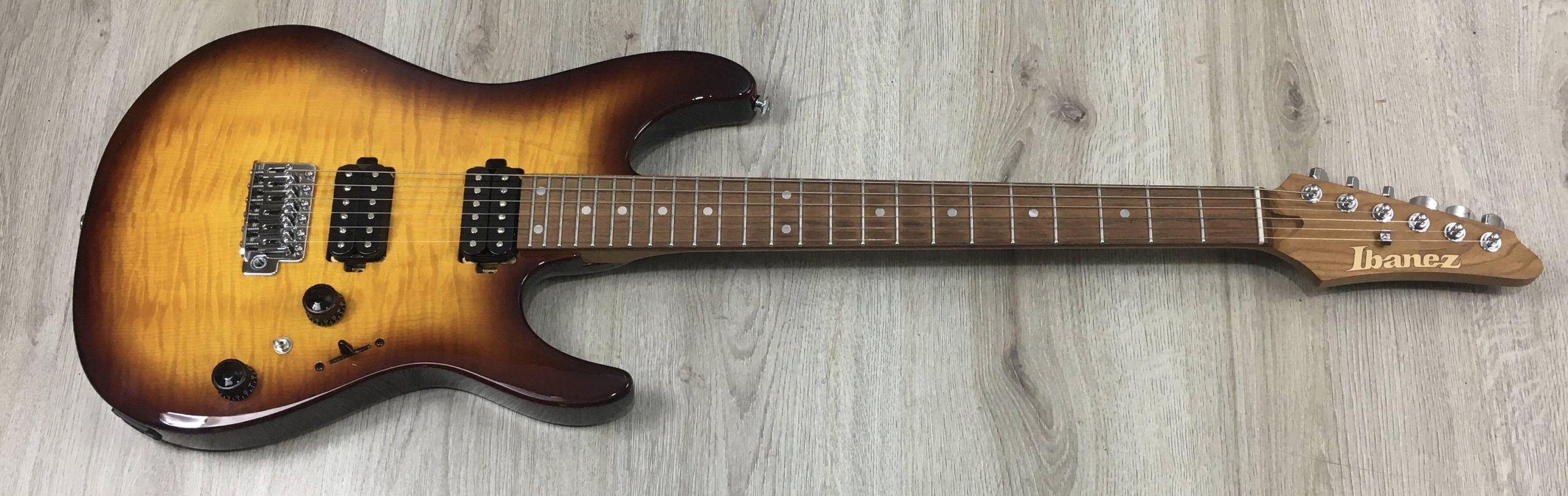 Ibanez AZ24S1F Violin Sunburst