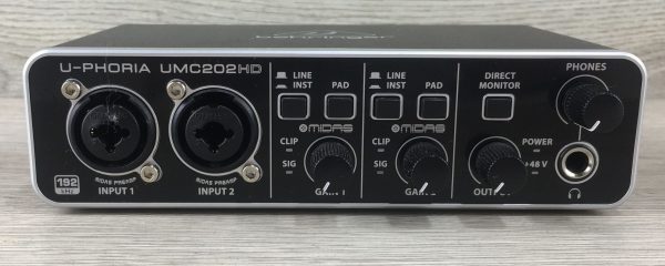 Behringer U-Phoria UMC202HD