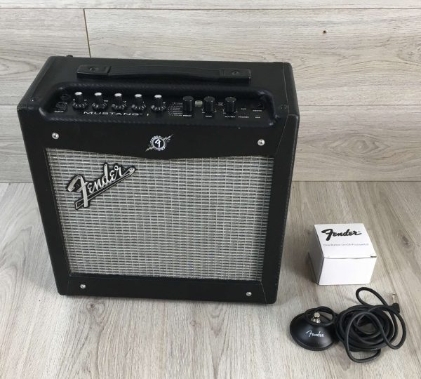 Fender Mustang I + Footswitch