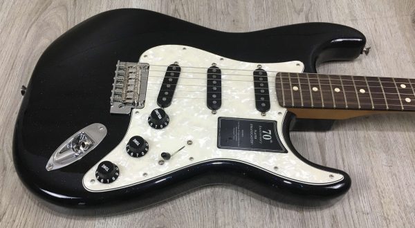 Fender Stratocaster Limited Edition 70 th Nebula Noir