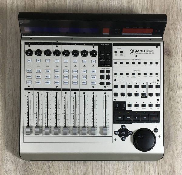 Mackie MCU Control Universal Pro