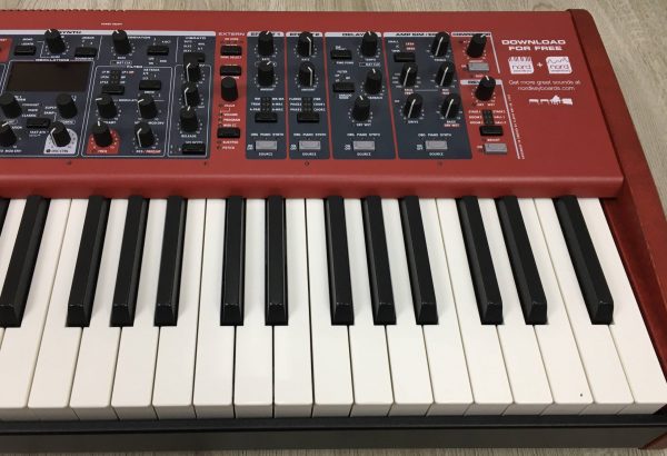 Nord Stage 3 HP 76