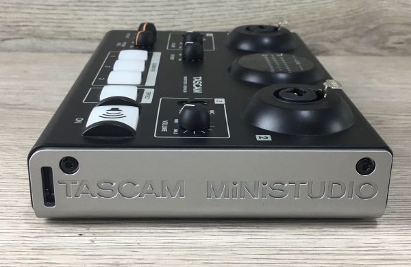 Tascam US-42B