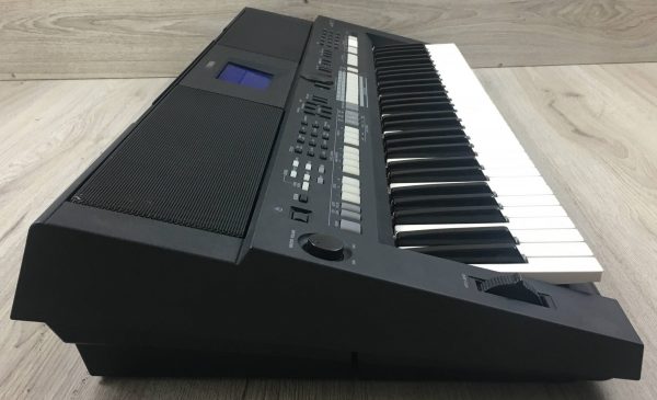 Yamaha PSR-S650