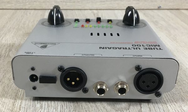 Behringer Tube Ultragain MIC100 preamplificatore microfonico valvolare