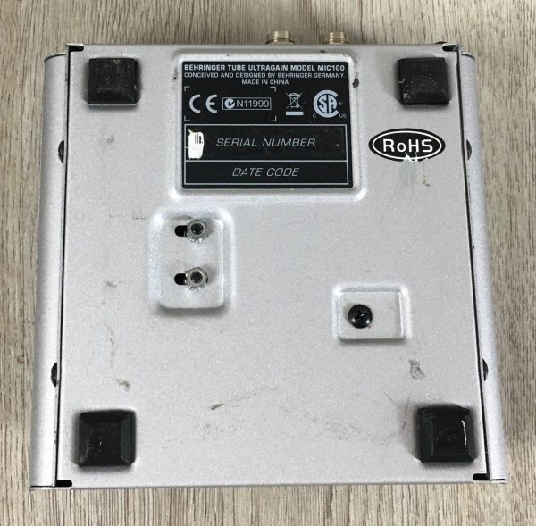 Behringer Tube Ultragain MIC100 preamplificatore microfonico valvolare