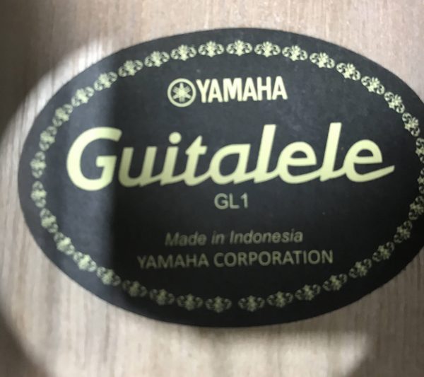 Yamaha GL1 Guitalele Natural