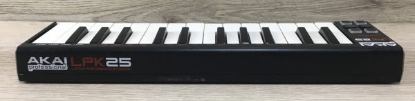 Akai LPK25