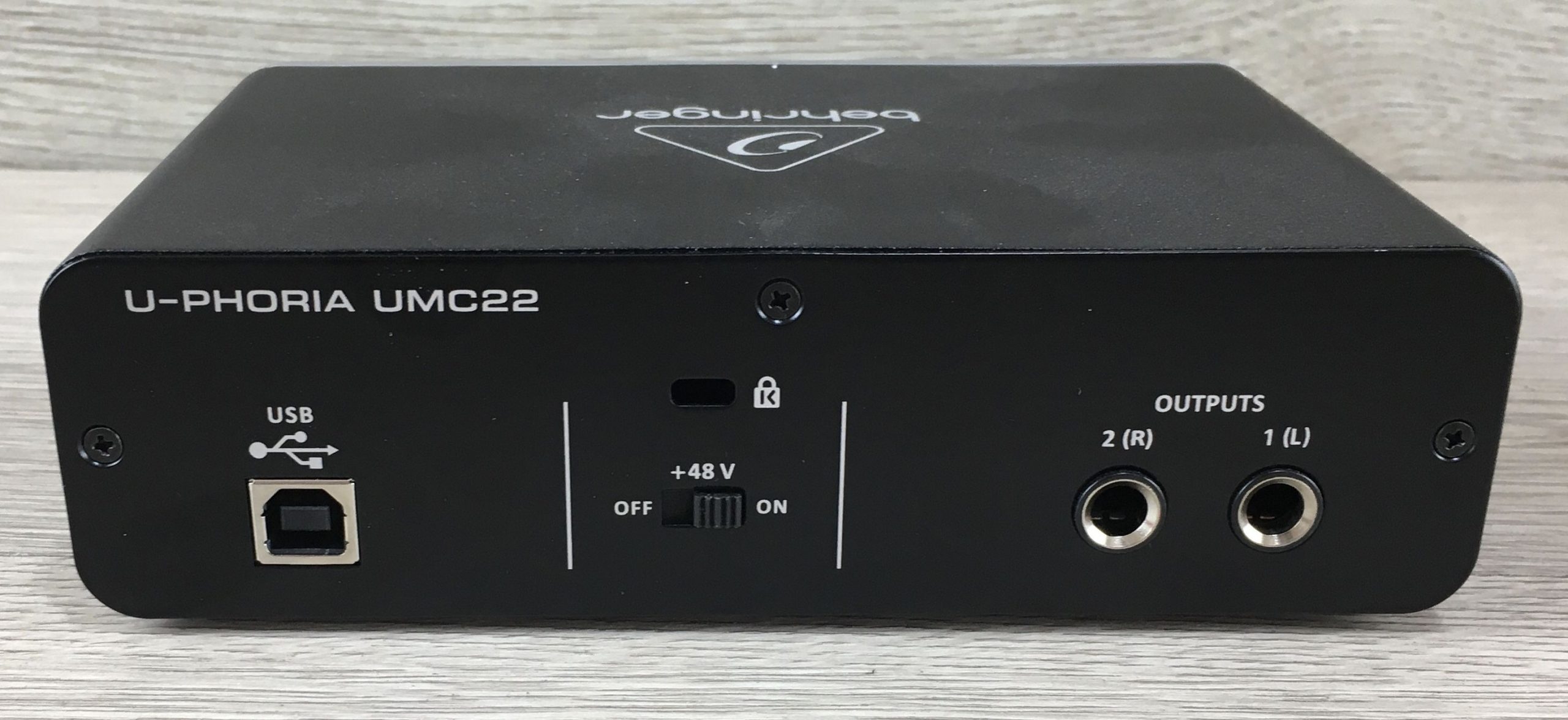Behringer U-Phoria UMC 22